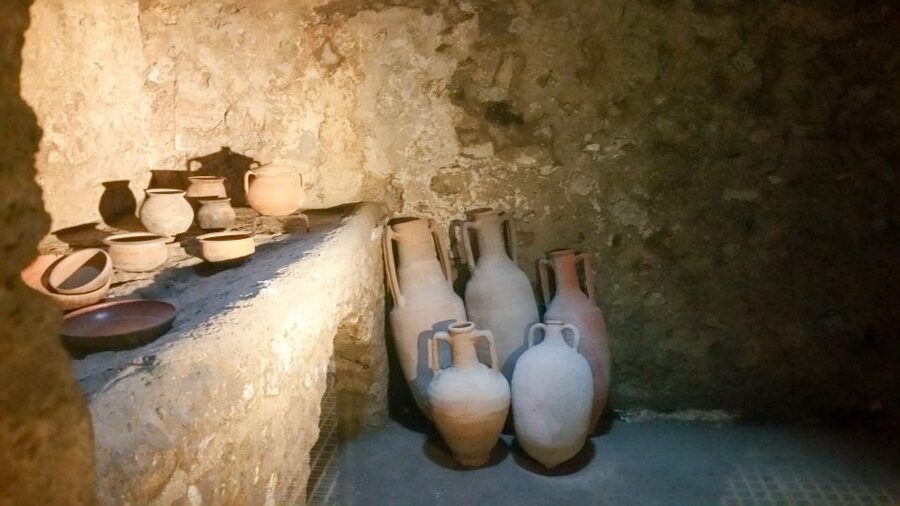 2-Hour Private Walking Tour of Pompeii - Pompeii’s bakeries and the Roman equivalent of fast food