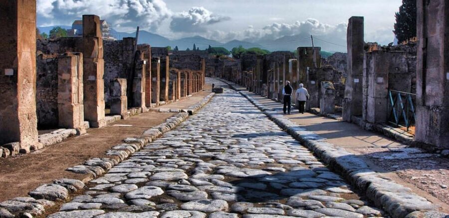 4H Pompeii Private Tour with Villa Dei Misteri included - Pompeii in Four Hours: Why a Private Guide Is Worth It