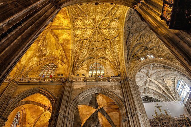 Alcazar and Cathedral & Giralda of Seville. Skip The Line! Includes access tickets - Gardens of the Royal Alcázar: peacocks and photo angles