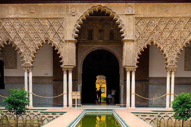 Alcazar & Cathedral of Seville Private Guided Tour - Admission included: what you get, and what you don’t