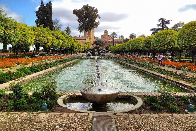 Alcazar of Cordoba Small Group Tour with Skip the Line Ticket - Royal Rooms and Intricate Mosaics: What You’ll Notice