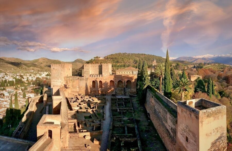 Alhambra Guided Tour with Fast-Track Entry - Headphones, Languages, and the Small-Group Advantage
