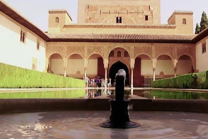 Alhambra Private/Small Group Tour & Nasrid Palaces Skip the Line - Don’t skip the Alcazaba fortress feeling inside the palace complex
