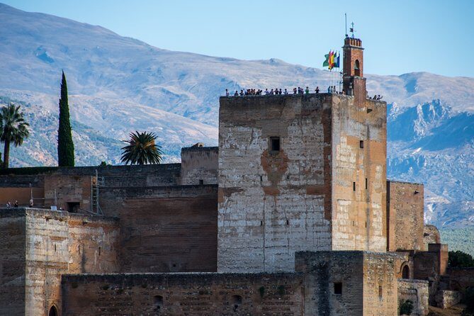 Alhambra Tour and Nazaries Palaces with Hammam Massage Experience - Key things to know before you go