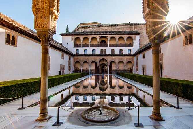 Alhambra Tour and Nazaries Palaces with Hammam Massage Experience - Palace of Charles V: a Renaissance “interruption”