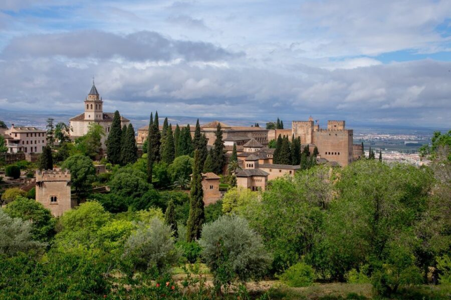 Alhambra's Gardens: Generalife, Partal, Alcazaba, & Carlos V - How the guide experience makes or breaks the tour