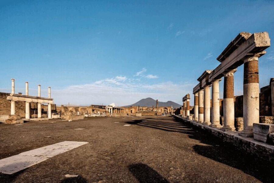 Amalfi Coast: Pompeii Guided Tour with Skip-the-Line Entry - What to bring for a 6–8 hour Pompeii day