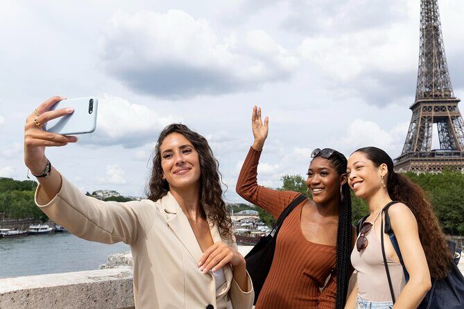 Around the Eiffel Tower Walking Tour with Selfie & Photoshoot - Key things that make this tour worth your time