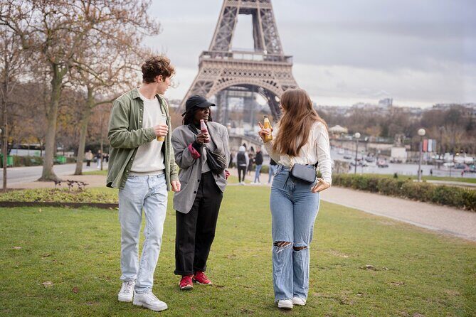 Around the Eiffel Tower Walking Tour with Selfie & Photoshoot - Eiffel Tower stop: getting the shots people actually want