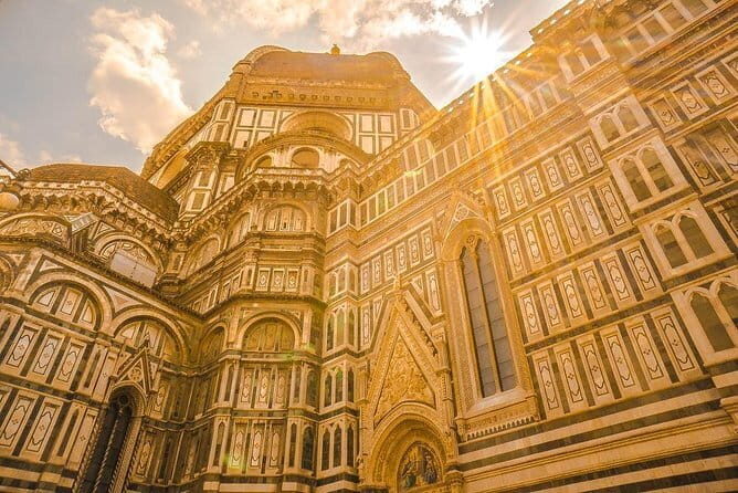 Art Florence: Uffizi Gallery Skip the line with Expert Insights - Small Group Size (Max 15) and Headsets: Better Listening, Less Waiting for Stragglers