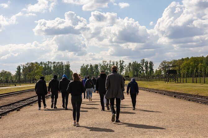 Auschwitz-Birkenau: Day Trip & Transfer from Kraków - FAQ