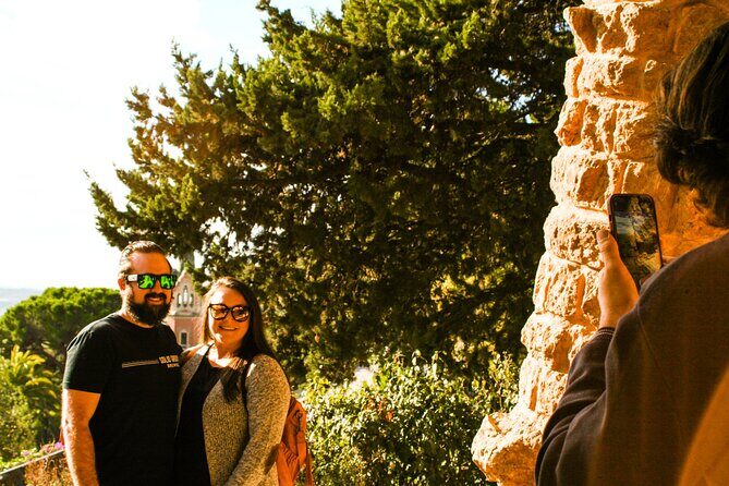 Barcelona: Private Sagrada Familia & Park Guell tour with Pickup - Guides: what you’re really paying for