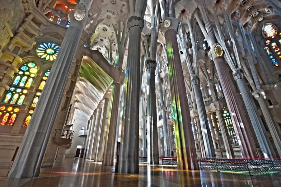 Barcelona: Sagrada Familia and Park Güell with Hotel Pickup - Park Güell on a hill: views plus Gaudí and nature