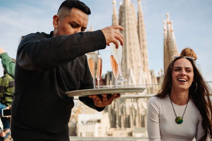 Barcelona: Sagrada Familia Evening Tour with Cava - Your guide experience: what names like Silvana and Albert are known for