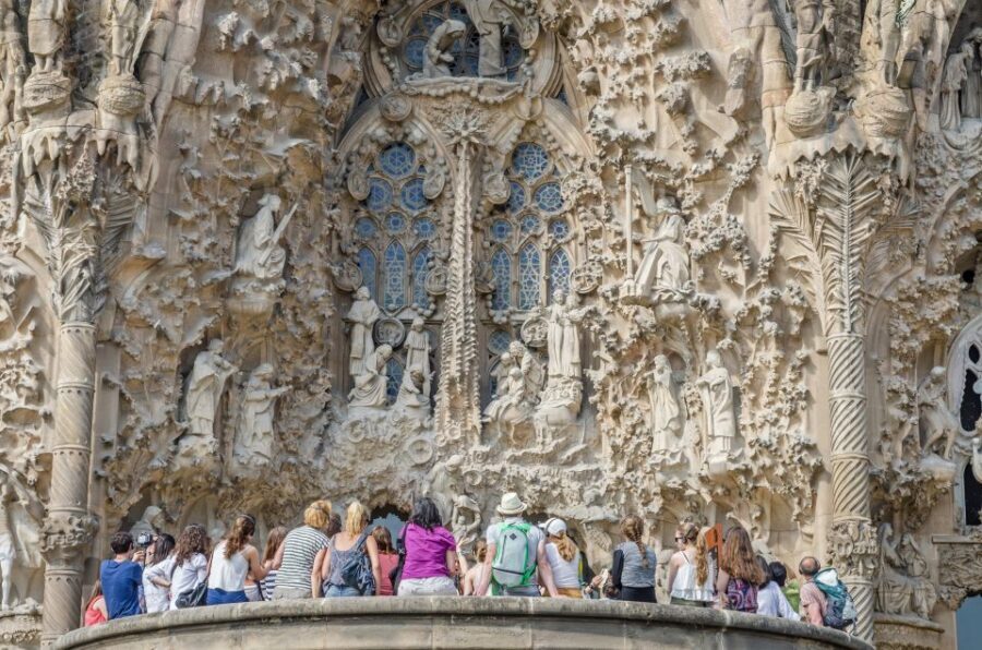 Barcelona: Sagrada Familia Fast-Track Guided Tour - Key things to know before you go