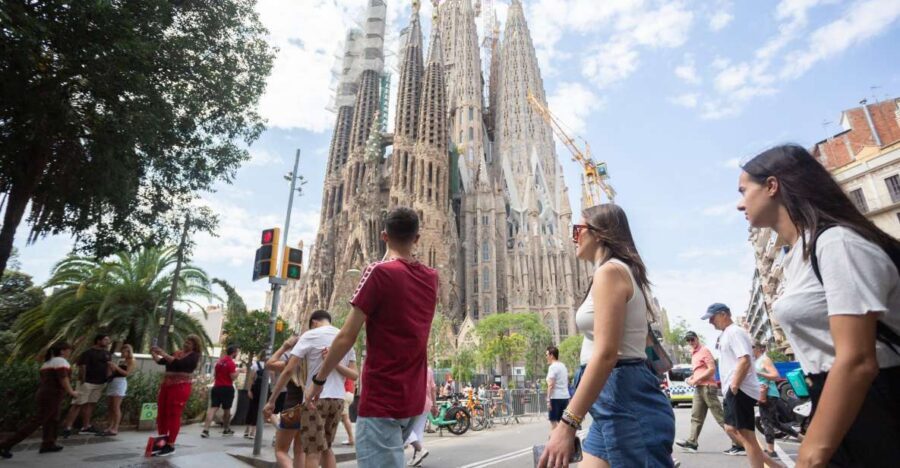 Barcelona: Sagrada Familia Fast-Track Guided Tour - Why Skip-the-Line at Sagrada Familia Is Worth Your Time
