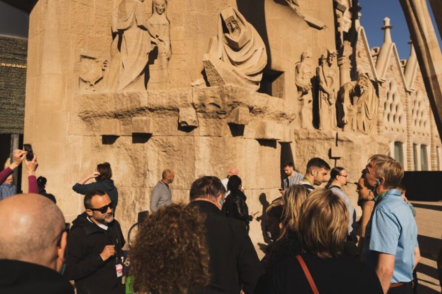 Barcelona: Sagrada Familia Skip-the-Line Guided Tour - What to bring and wear: the rules that decide entry