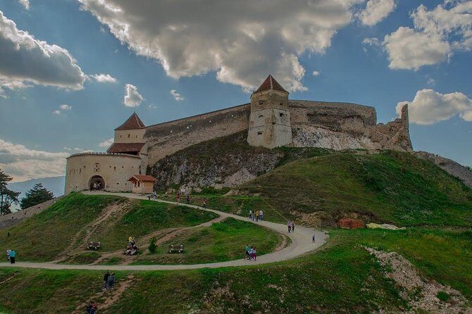 Bear Sanctuary Zarnesti,Bran Castle,Rasnov Fortres w/Hotel pickup - Rasnov Citadel: a fortress that turns views into the main event