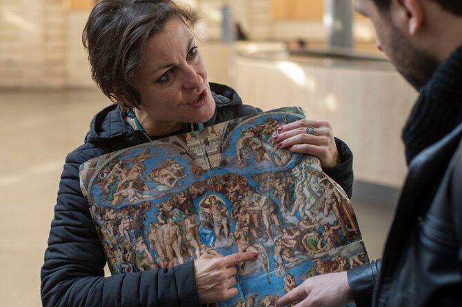 Best of the Vatican Tour: Fast Track Highlights - Vatican Museums in One Sprint: Raphael Rooms, Maps, and the Belvedere Courtyard