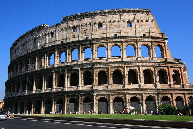 Best Private 4-Hour City Tour of Colosseum and Rome Highlights - Piazza Navona: start with Rome’s perfect postcard chaos