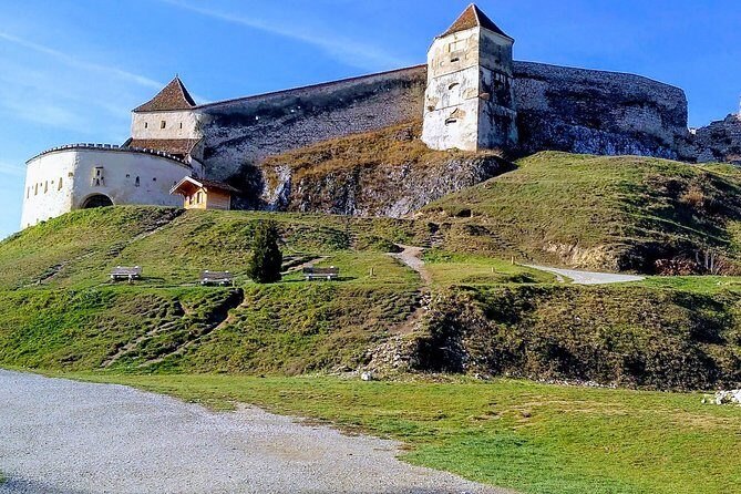 Brasov: Peles Castle, Bran Castles and Rasnov Fortress Day Tour - Sinaia Monastery (free stop): a calm break before the castle crowds