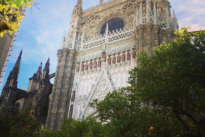 Cathedral and Real Alcàzar in Italian - What the Tour Feels Like Day-Of