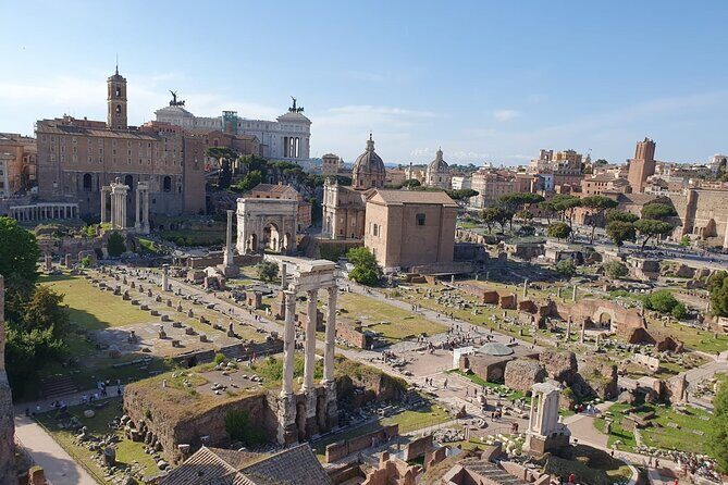 Colosseum Arena, Roman Forum and Palatine Hill Access - Getting your audio guide ready on your phone