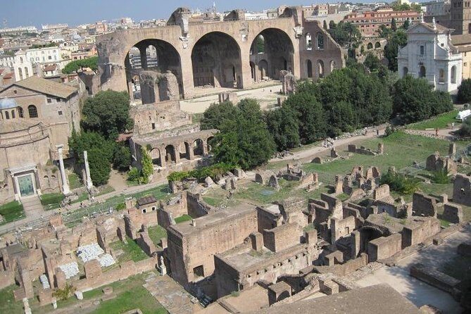 Colosseum Arena tour with Roman Forum and Cesar's Palace - Meeting at the Arch of Constantine: Smooth Entry vs. Headaches