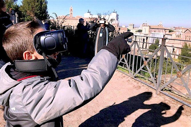 Colosseum guided tour with Virtual Reality - The practical starting point near Piazza del Colosseo