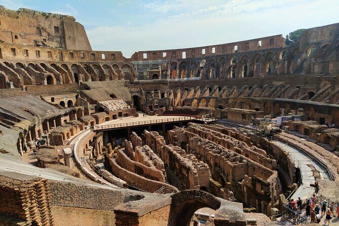 Colosseum, Roman Forum and Palatine Hill Guided tour - Stop 1: Palatine Hill and the imperial Rome vista