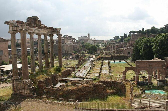 Colosseum Tour with Ancient Rome max 7 people - Palatine Hill walk-through: using 3D help to picture the past