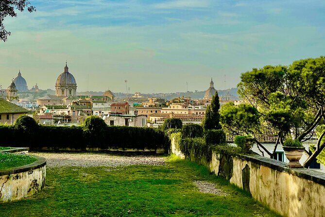 Colosseum,Vatican Museum & Sistine Chapel in One Day Guided Tour - Candelabri, Tapestries, and Maps: short stops that teach you how to look