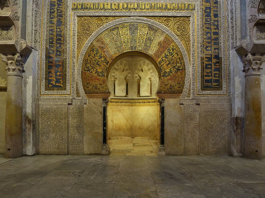Córdoba: Mosque and Alcazar Private Tour with tickets - Why this 3-hour Córdoba route makes sense: Mezquita-Cathedral plus Alcázar