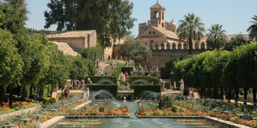 Córdoba: Mosque and Alcazar Private Tour with tickets - The Alcázar of the Christian Kings: gardens now, interior later