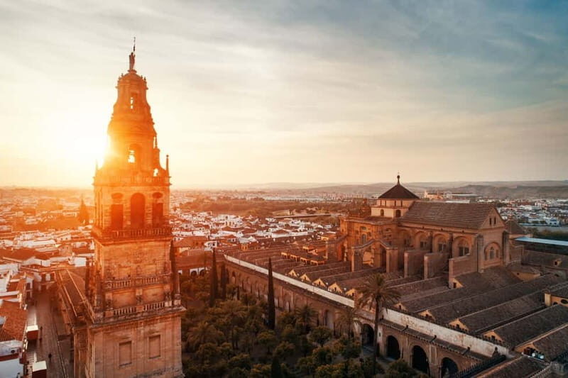 Córdoba: Mosque-Cathedral, Jewish Quarter and Alcázar Tour - How the guided order changes what you notice
