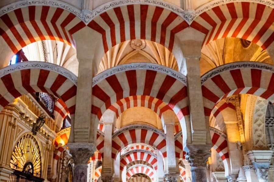 Córdoba Mosque, Jewish Quarter and Alcázar 3-Hour Tour - Skipping the ticket line and using the headphone system wisely