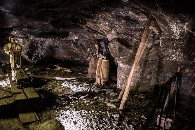 Day Trip: Auschwitz-Birkenau and Wieliczka Salt Mine from Krakow - Wieliczka Salt Mine at 140 meters: steps, temperature, and the underground wow