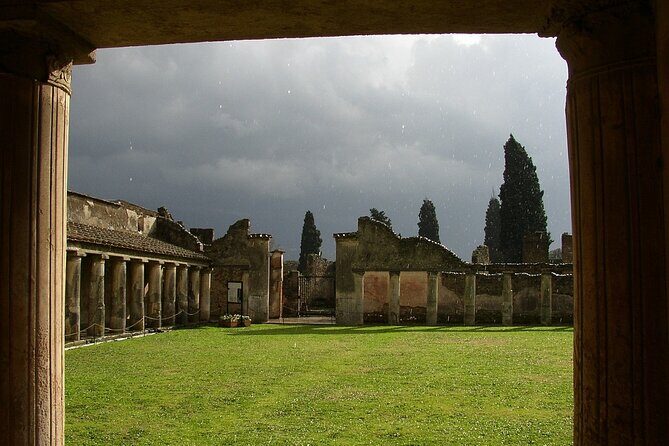 Day Trip to Capri, Sorrento and Pompeii from Rome - Returning to Naples for your Rome train: don’t cut it too close