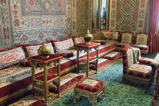 Day trip to Dracula's Castle, Peles Castle and Medieval Brasov - Guide Quality: The Difference Between Seeing and Understanding