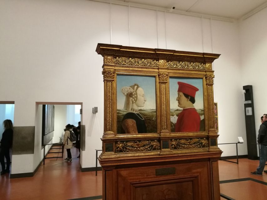 Discover Uffizi and Palazzo Vecchio: Half Day Guided Tour - Meeting at Door 1 by the Petrarca statue
