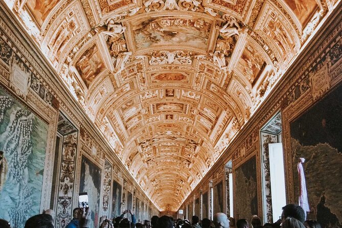Early Bird Vatican Museums, Sistine Chapel guided Walking Tour - Sistine Chapel at the Right Moment: Michelangelo Without the Chaos