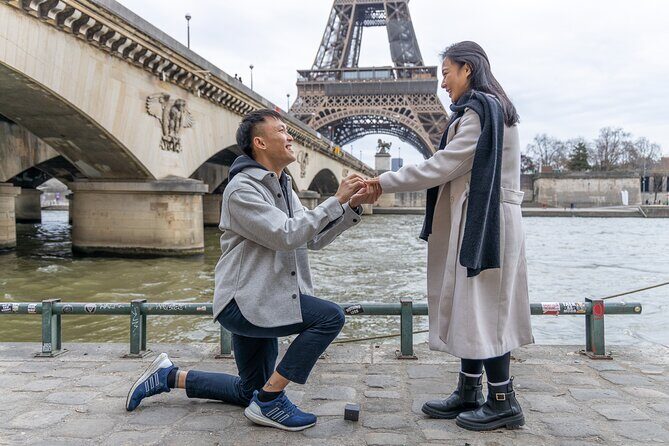Eiffel and La Seine Photo Shoot - Paris Photographer - Walking La Seine: the Paris bonus zone for atmosphere