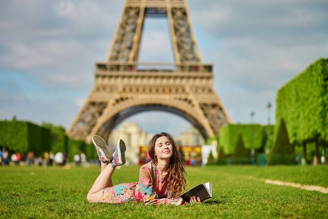 Eiffel Tower Access to 2nd Floor and Summit by Lift - The summit is often the bottleneck: why booking ahead matters