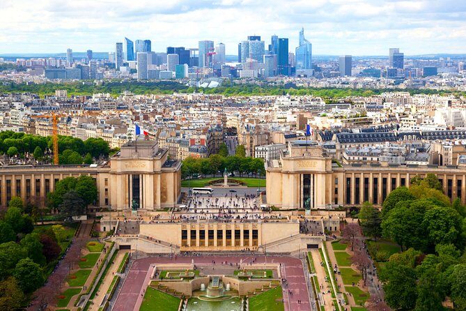 Eiffel Tower Guided Climbing Experience & Optional Summit Upgrade - Meeting at Avenue Elisée Reclus: a fast start in a crowded landmark