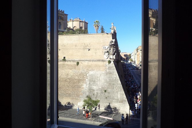 Enjoy Vatican Museums , Sistine Chapel : guided tour - Sistine Chapel: make those 15 minutes count