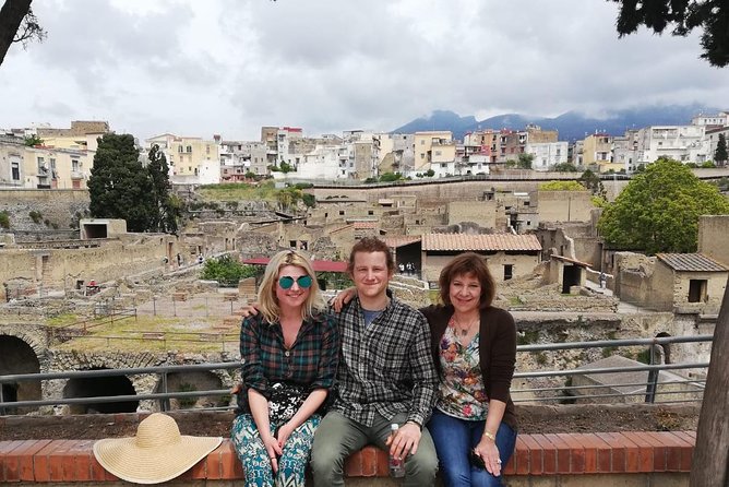 Fast Access Exclusive Private Ancient Pompeii Herculaneum & Oplontis Guided Tour - The 9:00 am start: where you meet and how the day ends