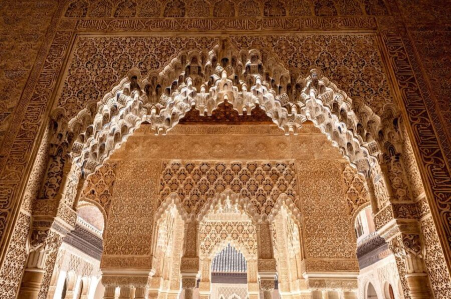 Fast-Track Alhambra & Nasrid Palaces Guided Tour - Nasrid Palaces: The Main Event (and Why a Guide Changes Everything)