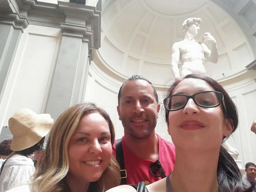 Florence: Uffizi & Accademia Gallery Private Tour with David - From Security to Art: What the First Moments Look Like