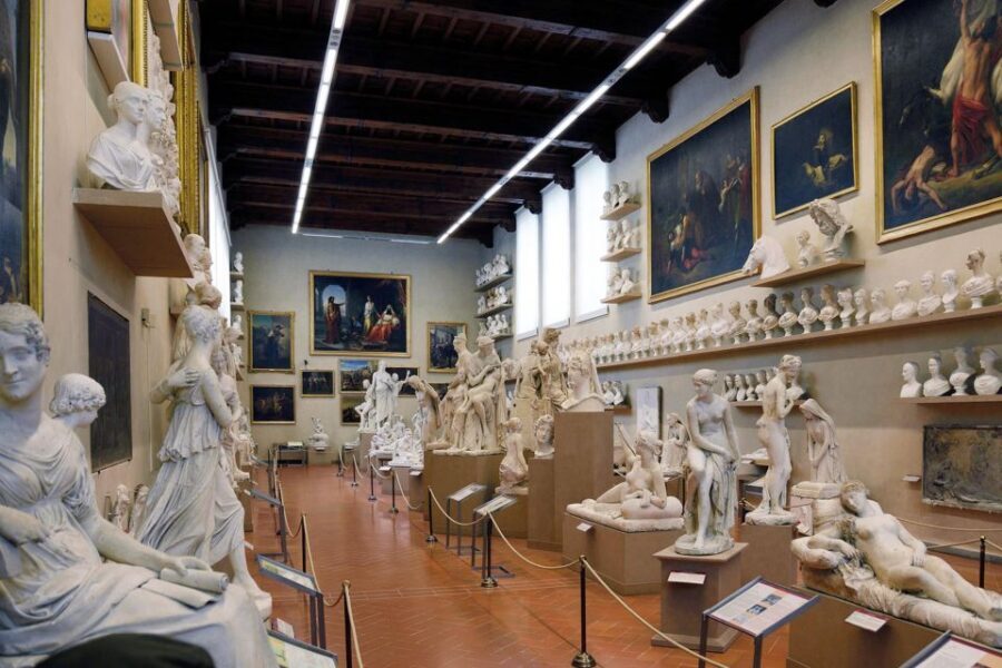 Florence: Uffizi Gallery and Accademia Guided Tour - Finding Your Way to Giotto and Starting on Time