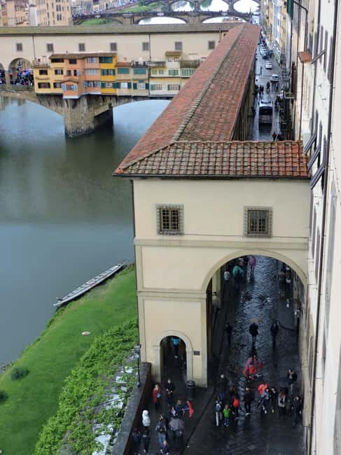 Florence: Vasari Corridor and Uffizi Gallery Exclusive Tour - Logistics that affect your comfort (and your photos)